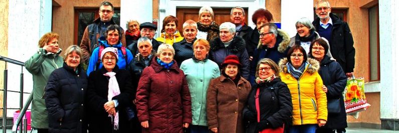 Gruppenfoto nach der herzlichen Begegnung im Haus der NS-Opfer und Veteranen in Kiew.